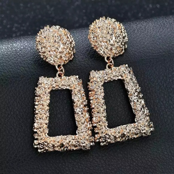 Just in!!! Gold Squares Earrings - Picture 4 of 7